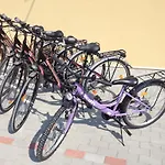 Grand Glorius מלון 4*