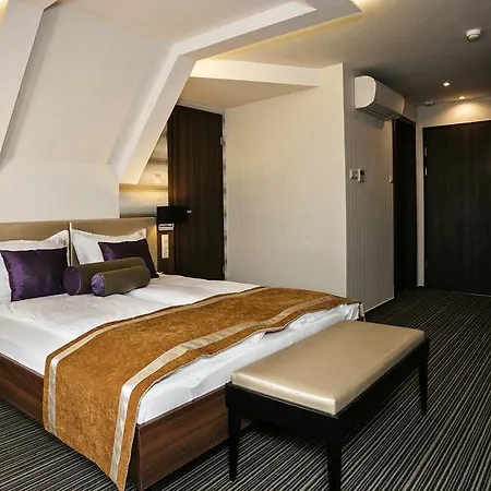 Hotel Grand Glorius 4*