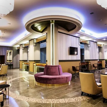 Hotel Grand Glorius Makó