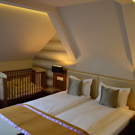 Grand Glorius Hotel Makó
