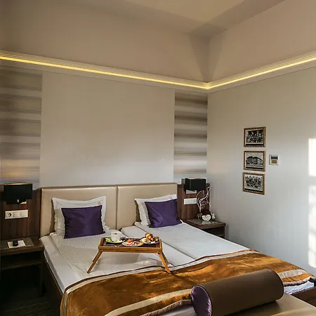 Hotel Grand Glorius Makó