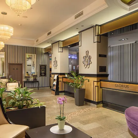 Hotel Grand Glorius Mako