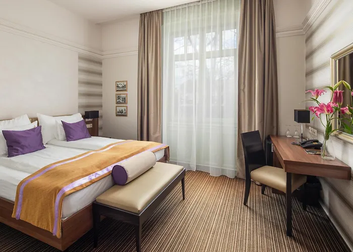 Grand Glorius 4* Makó